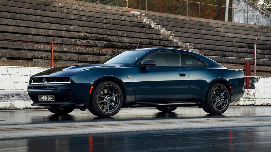 На фото: Dodge Charger