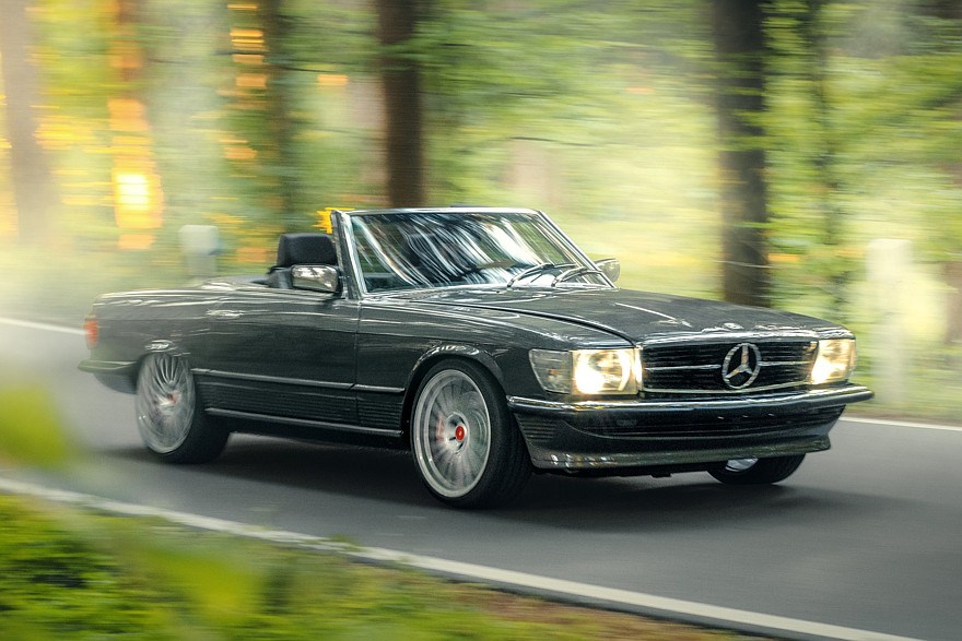 Тюнеры переходят на классику: рестомод от Pogea на базе Mercedes-Benz 450 SL