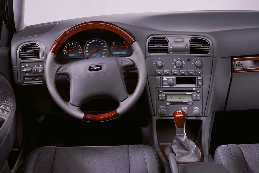 Торпедо Volvo S40 Worldwide '2000–02чч