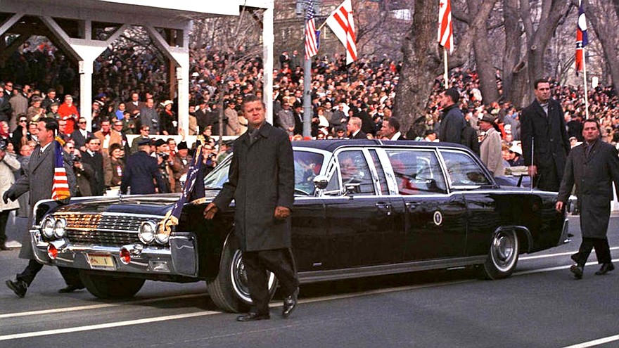 Бронированный Lincoln Continental во время инаугурации Линдона Джонсона. 1965 год