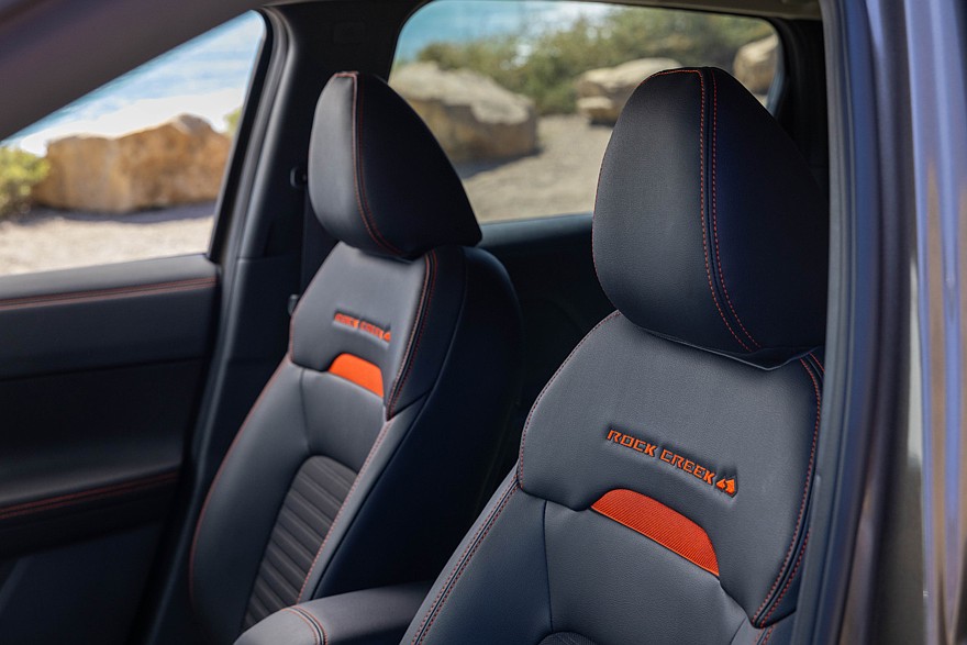 На фото: салон Nissan Kicks Rock Creek (версии для американского рынка)
