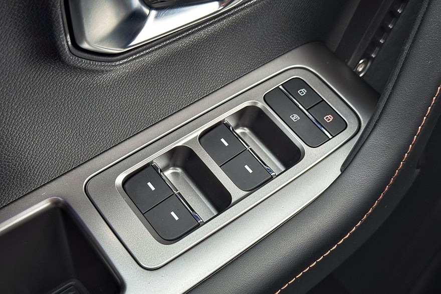 Меньше бутафории, больше смысла: тест-драйв Jetour T1