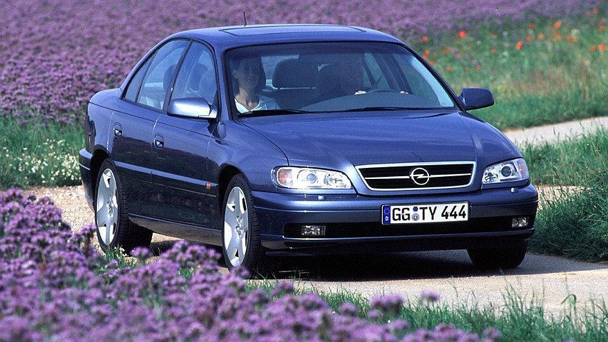 На фото: Opel Omega (B) '1999–2003