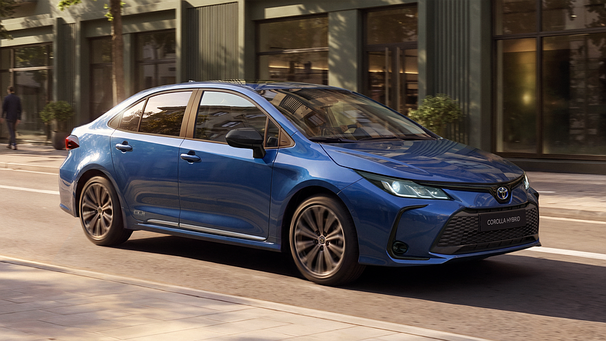 На фото: седан Toyota Corolla 60th anniversary