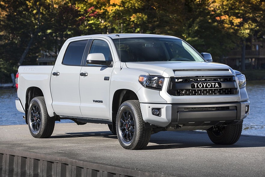 Американский «японец» Toyota Tundra нашёл в прошлом году в России 50 покупателей без всякой поддержки представительства.