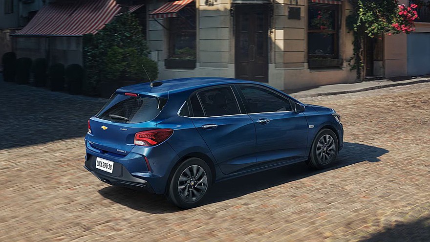 Интерьер Chevrolet Onix Activ