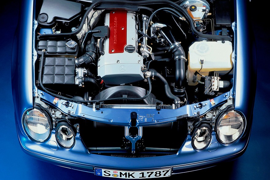 Четыре цилиндра объемом 2,0-2,3 л – мы точно говорим про престижное и недешевое купе?