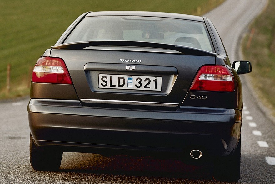 На фото: Volvo S40 '2002–04