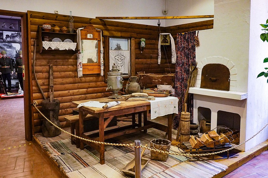 По Волоколамскому шоссе: первая ГЭС, две усадьбы и «штурмгешутц»