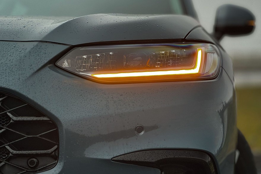 Японский минимализм с европейским лицом: тест-драйв Honda ZR-V