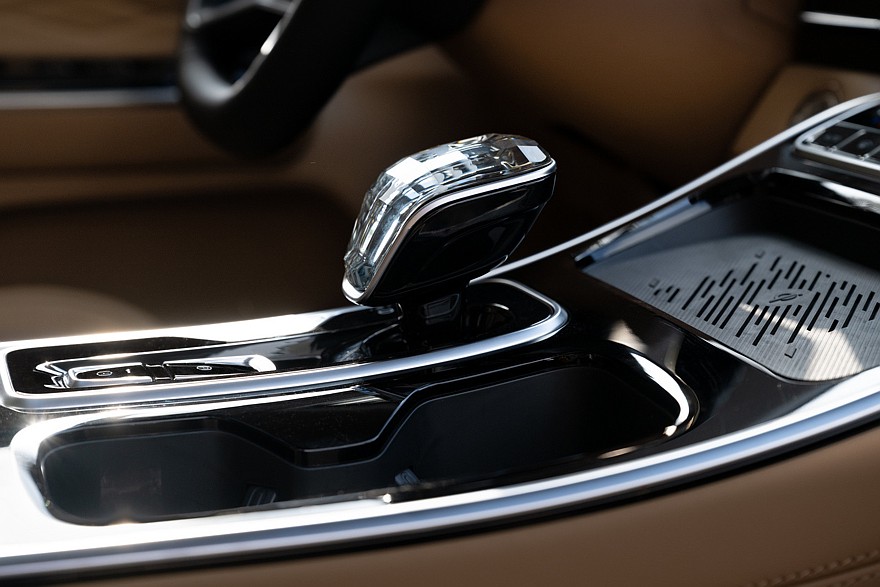 Брат из Китая приехал: тест-драйв JAC RF8