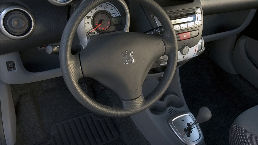Торпедо Peugeot 107 5-door Worldwide '2005–08