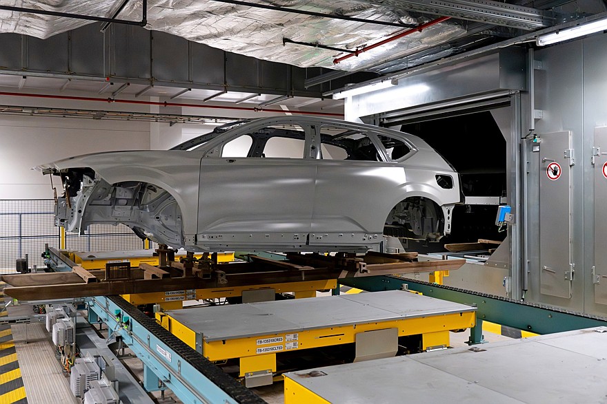 Производство кроссовера Volvo EX60 на заводе в Гётеборге