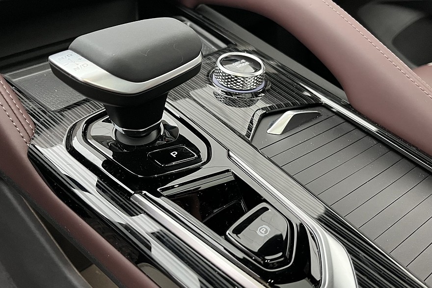 5 причин покупать и не покупать Geely Monjaro