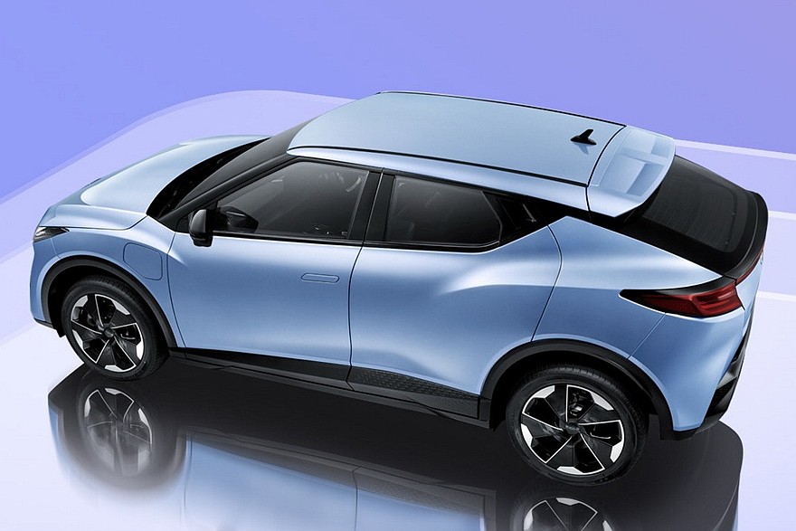 Представлен серийный электрохэтч Perodua QV-E: вместо Daihatsu партнером стала Magna