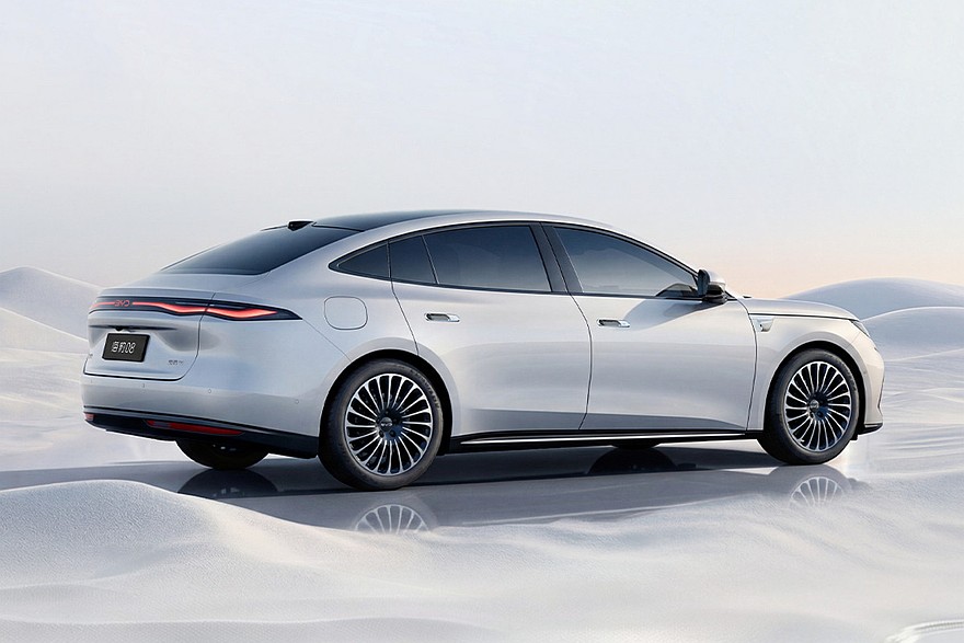 BYD Seal 08 на презентации