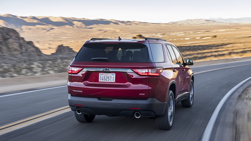 The 2018 Traverse RS features a more street inspired style, with
