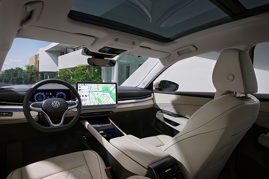 Старший седан Volkswagen Sagitar L