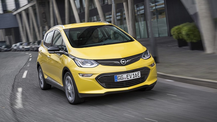 На фото: электрохэтч Opel Amera-e