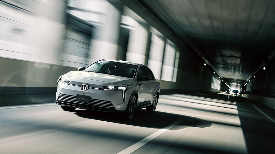 На фото: кроссовер Honda Insight для японского рынка