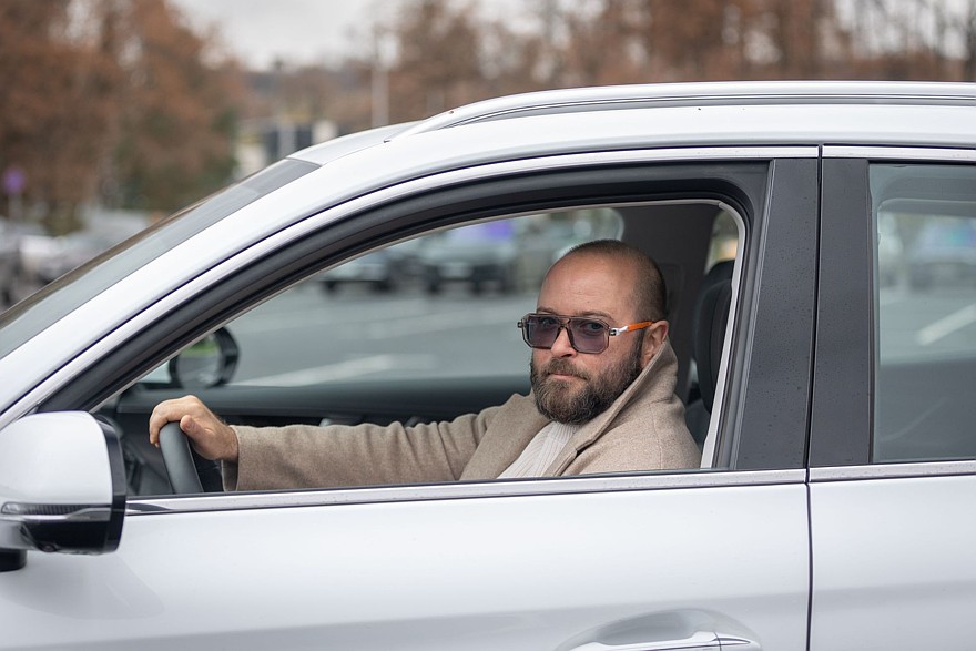 Больше не компромисс: необычный тест-драйв Hongqi HS5