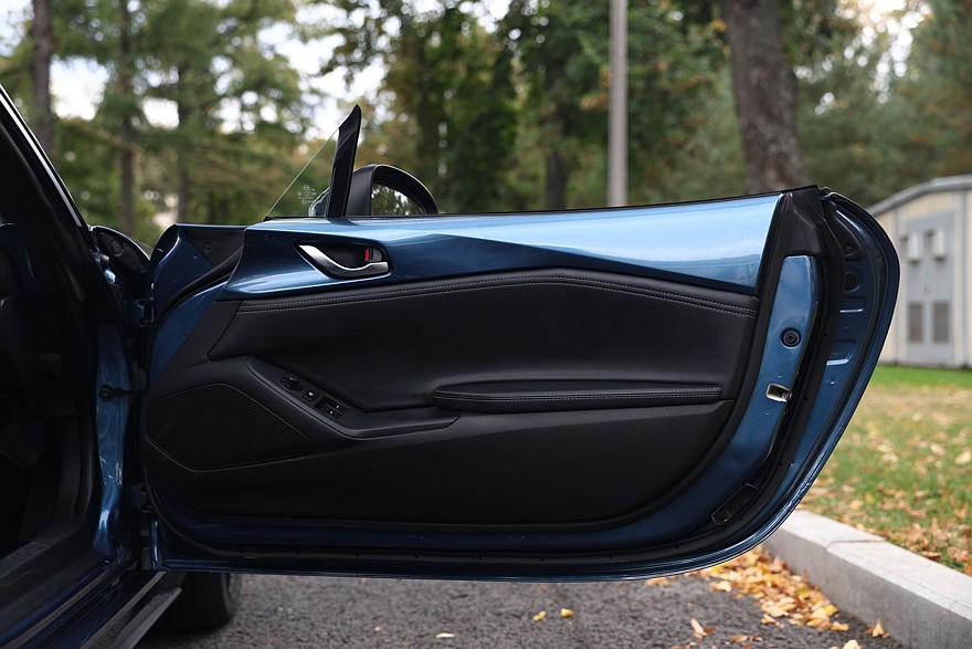 Задний привод, полтора литра и DVD-проигрыватель: опыт владения Mazda Roadster IV (ND)