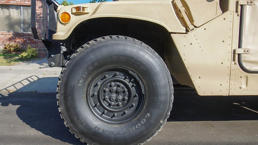 Hummer AM General HMMWV M998 колеса (2)