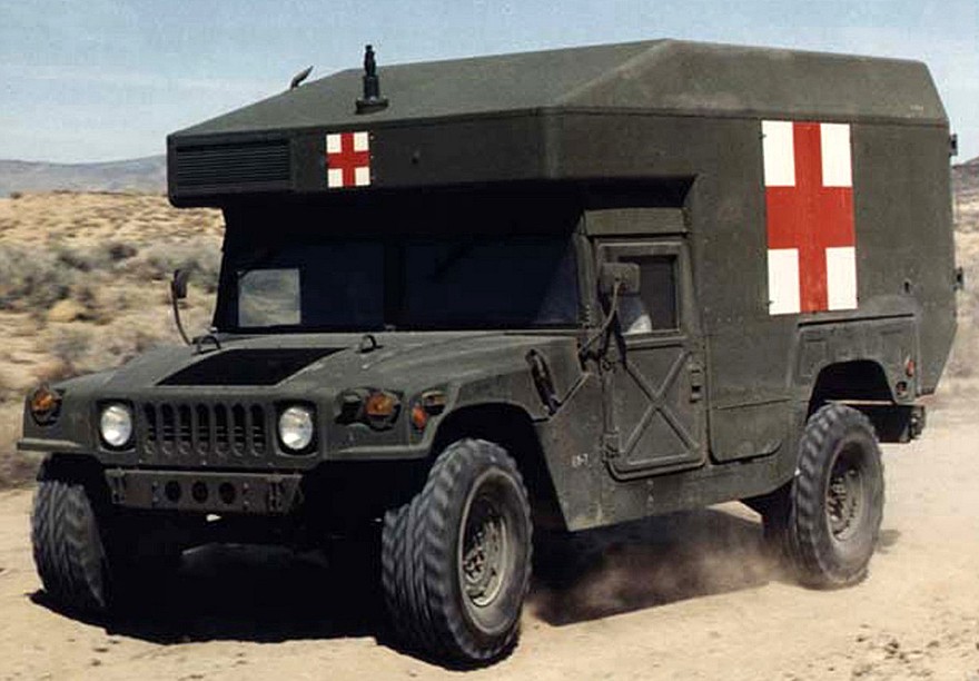 Войсковой санитарный автомобиль M997 с отапливаемым кузовом «макси»
