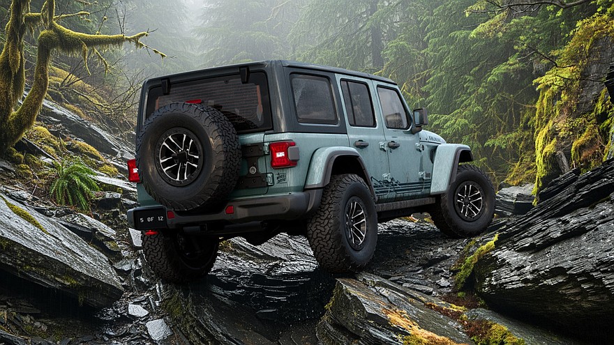 Задняя часть Jeep Wrangler Rockslide