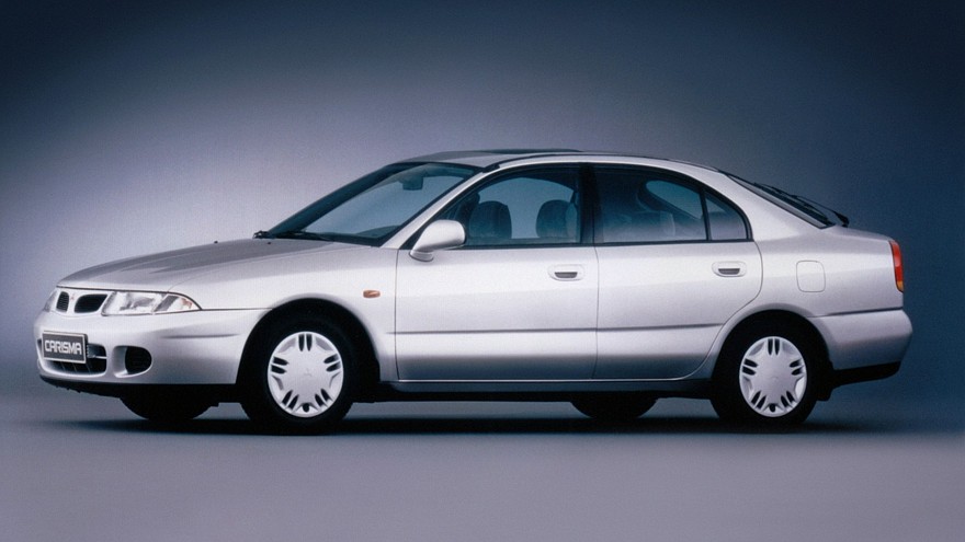 На фото: Mitsubishi Carisma 5-door '1995–99