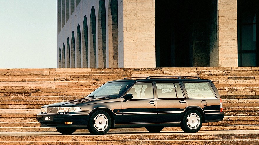 На фото: Volvo 960 Kombi '1994–96