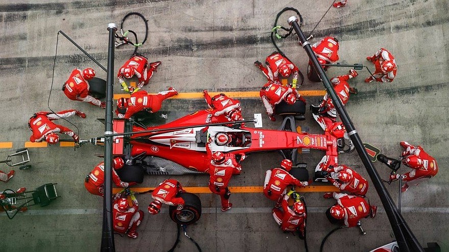 Ferrari продолжает упорную работу над машиной