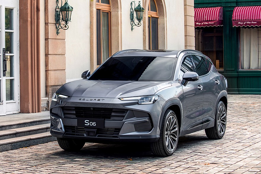 Глобальный Soueast S06