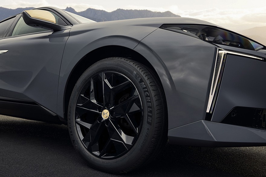 На фото: DS №4 Performance Line