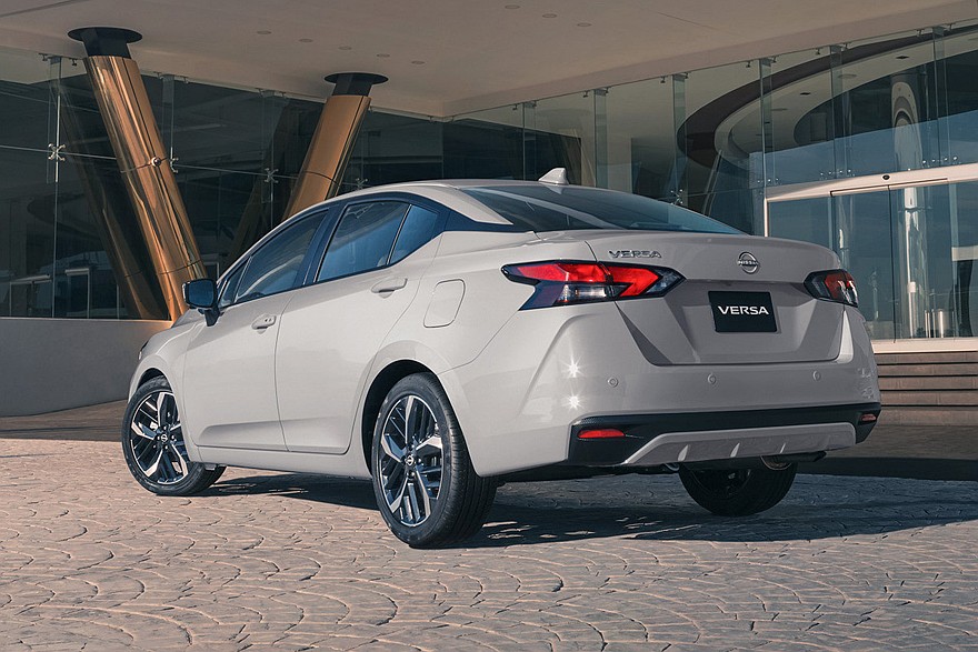 Nissan Versa предыдущего поколения