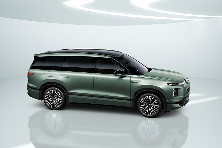 Серийный кроссовер Volkswagen ID.Era 9X: полноценные изображения салона native-yes