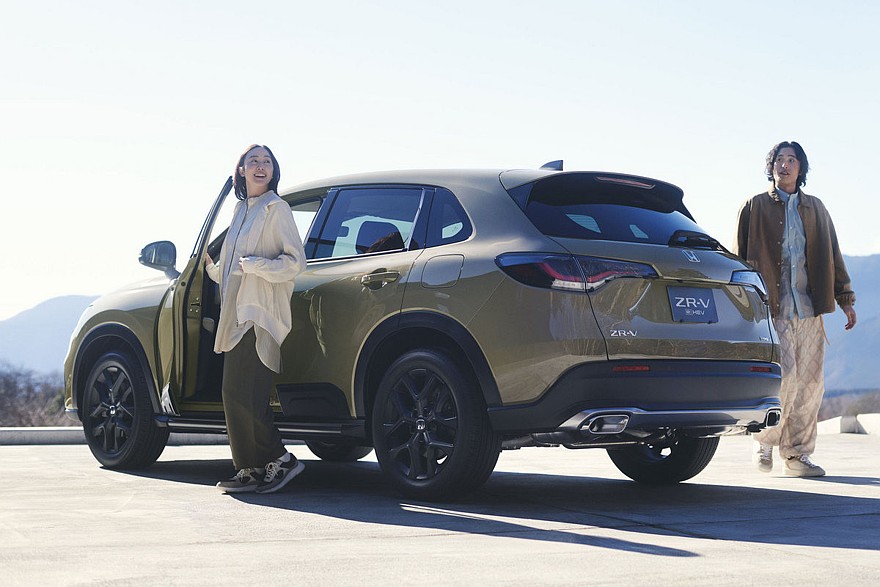 Топовый Honda ZR-V Cross Touring. За накладки на дверях нужно доплачивать