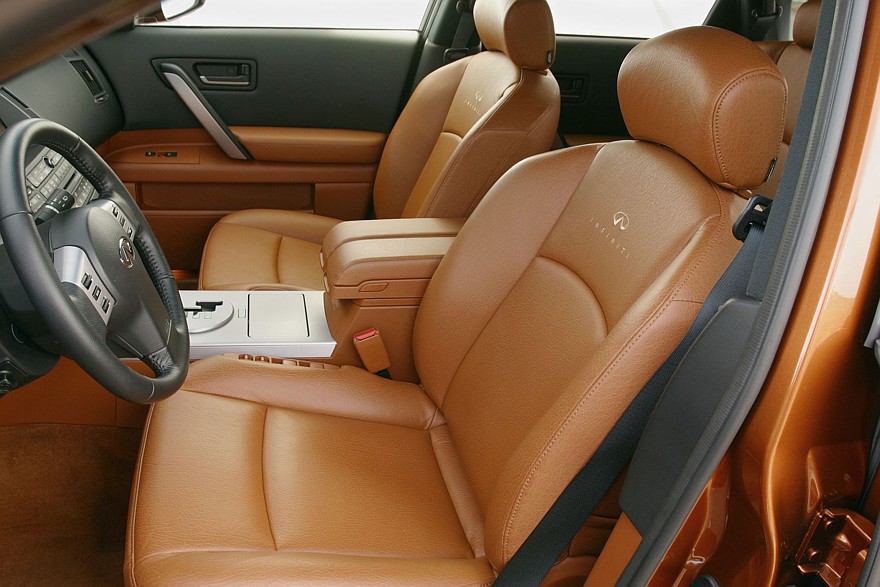 Мониторы, камера и навигация – последнее слово техники двадцать лет назад. Впрочем, как и сегодня