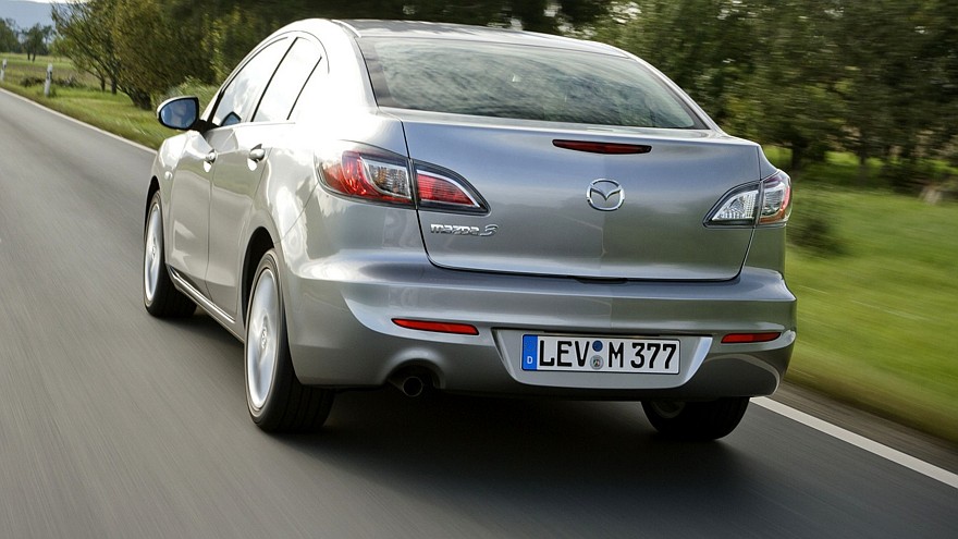 На фото: Mazda3 Sedan '2011–13