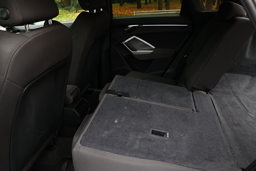 Красное знамя против четырёх колец: сравнительный тест Hongqi HS3 и Audi Q3