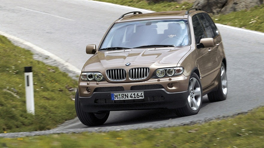 BMW X5 (E53) в движении