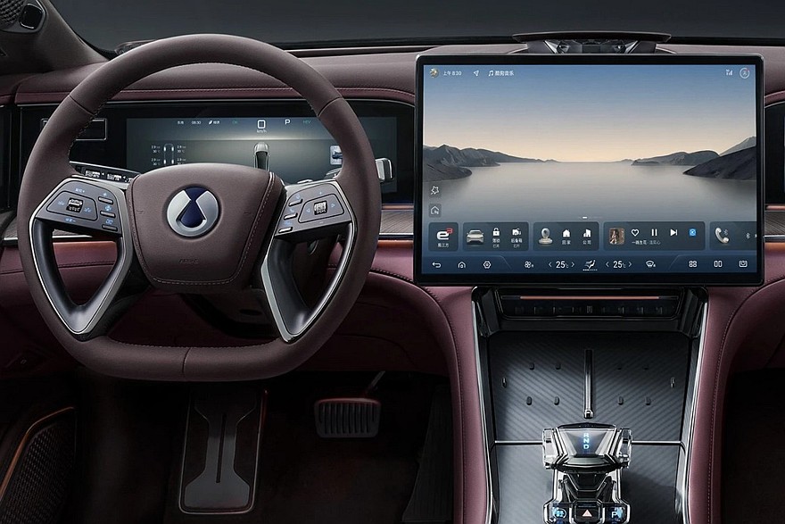 Дореформенный Denza Z9 GT