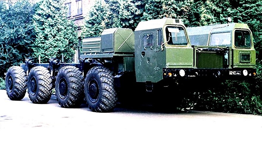 Тяжелое шасси МАЗ-7908 для ракетного вооружения (из архива СКБ-1 МАЗ)