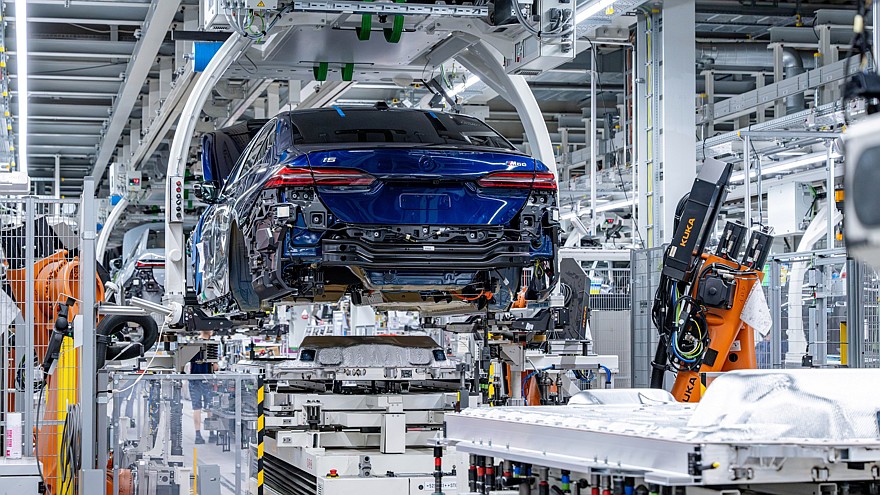 Натужная гордость: BMW Group отчиталась о выпуске двухмиллионного электромобиля