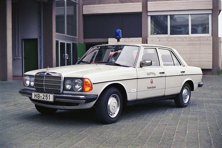 Mercedes на службе: даже стандартные седаны и универсалы трудились в различных ведомствах и организациях