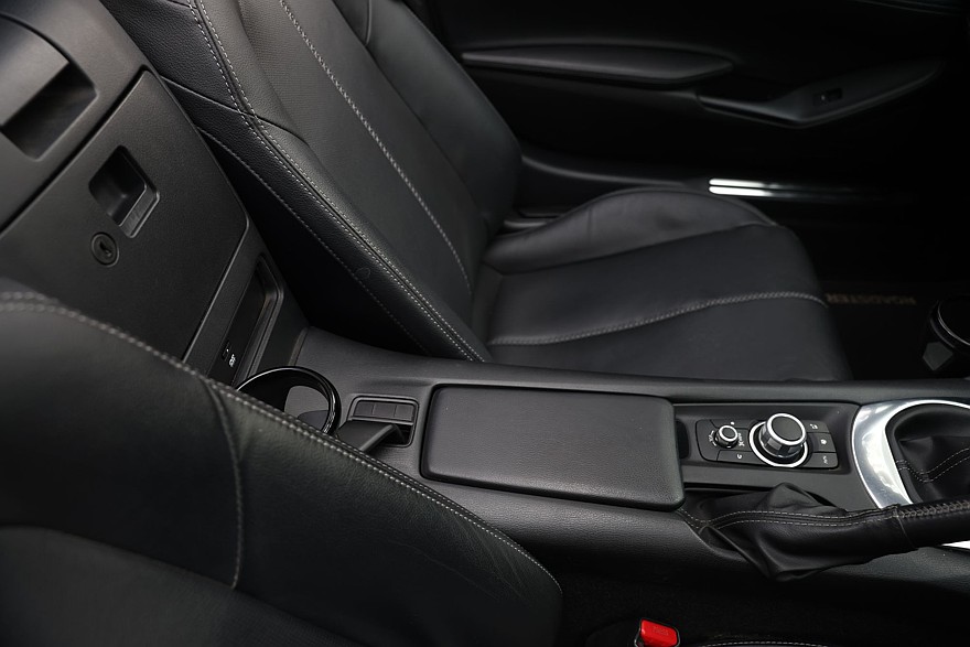 Задний привод, полтора литра и DVD-проигрыватель: опыт владения Mazda Roadster IV (ND)