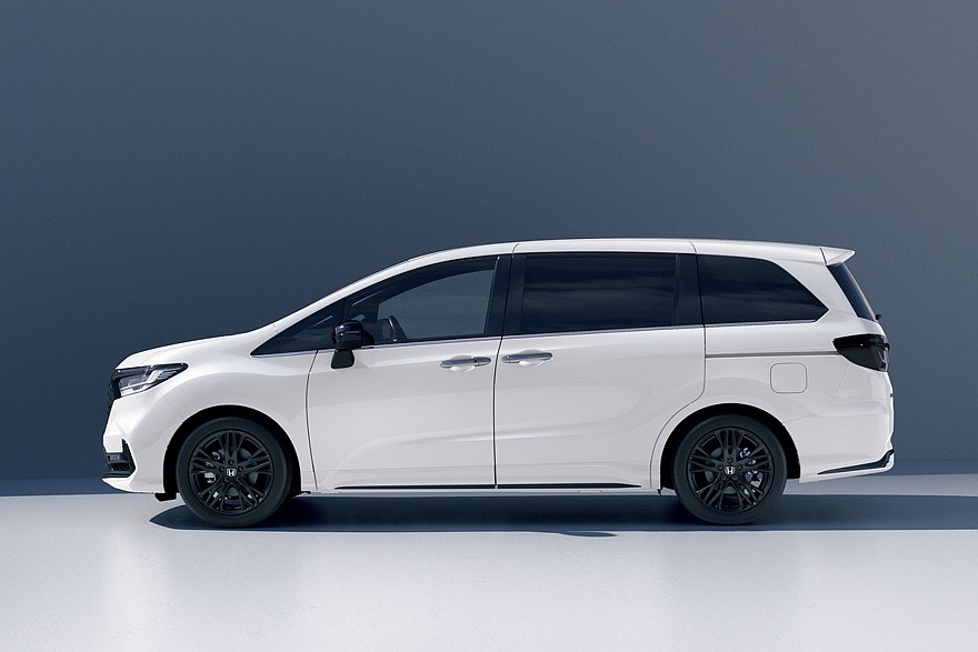 Минивэн 2024 года. Минивэн Хонда Одиссей 2023. Минивэн Honda Elysion. Honda Odyssey 1. Хонда Одиссей семиместная.