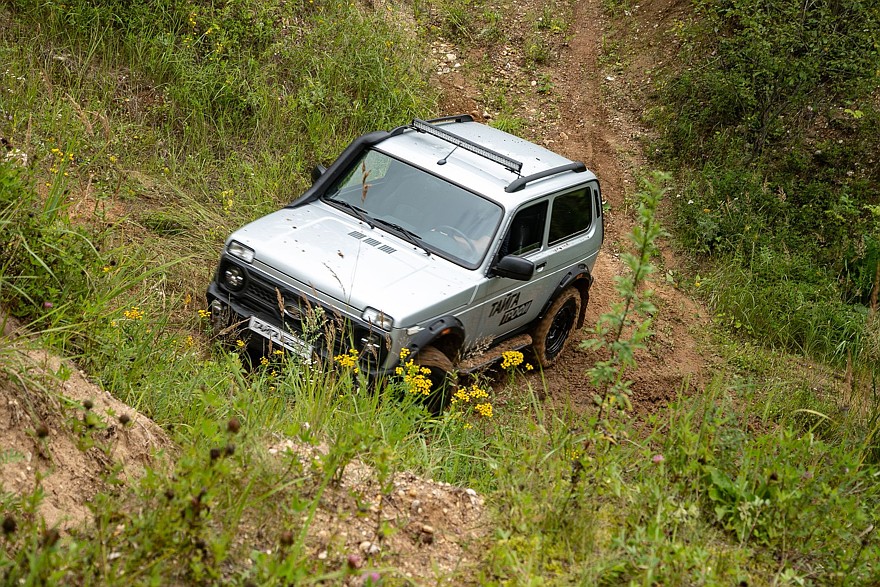 С завода – в грязь: тест-драйв Нива Тайга компании Промтех