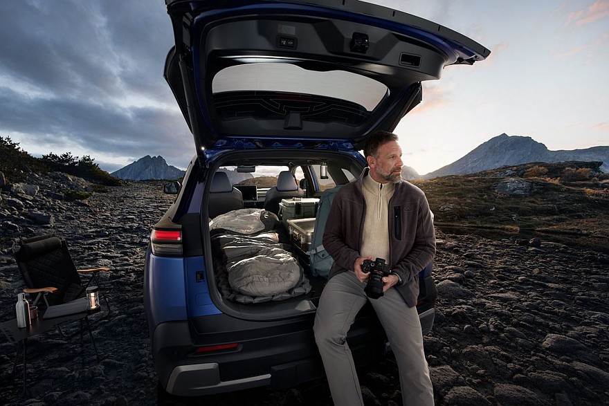 Subaru E-Outback сбоку