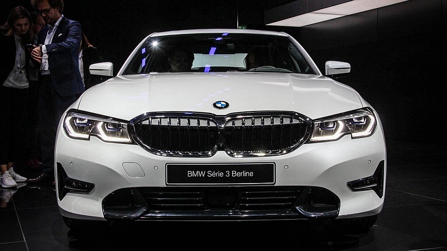 BMW 3 серии белая спереди (2)